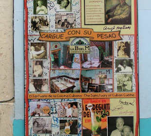 Schaukasten vor der Bar