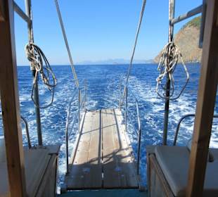 Mit einem grossem Holzboot durch die Ägäis