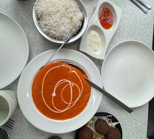 Butter Chicken und Falafel