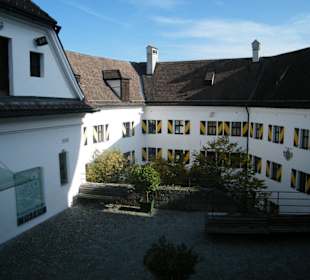 Blick in den Burginnenhof