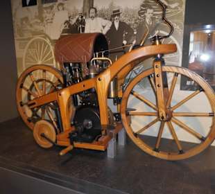 Erste motorisierte Versuche