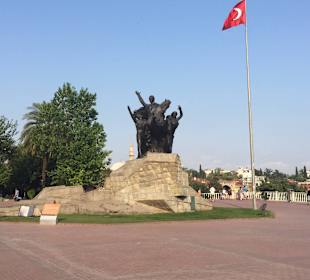 Atatürk - Statue in Antalya 