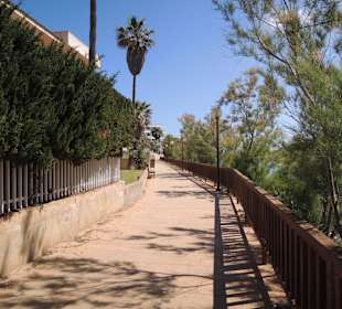 Promenade die vom Hotel Exagon Park zum Strand führt