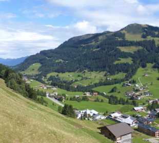 Mit dem Zaferna-Doppel-Sessellift zur Sonna-Alp