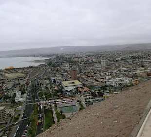 Blick auf die Stadt vom Felsen