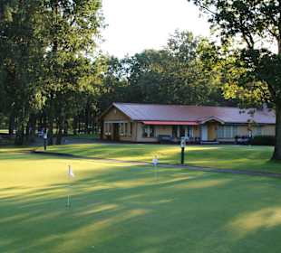 Übungsplatz und Sekrätariat