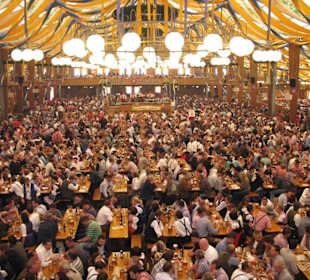 Eines von 14 Festzelten