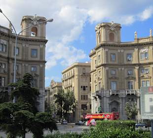 Bus auf dem Weg in die Via Roma
