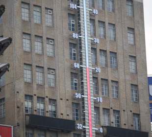 Der Thermometer am People's Square