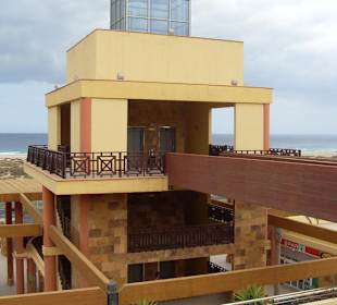 Aufzug zum Einkaufscentrum Ventura und Strand