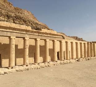 Tempel von Hatschepsut im Tal der Könige