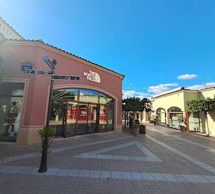 Festival Park Outlet Center