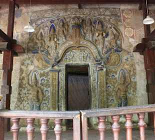 Пещерный храм