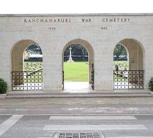 Eingang zum Soldatenfriedhof