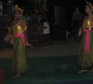 Thailändische Tanzdarbietung "Fisherman`s Village"