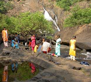 Inder bei Dudhsagar Falls