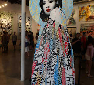 Statue in der Ausstellungshalle