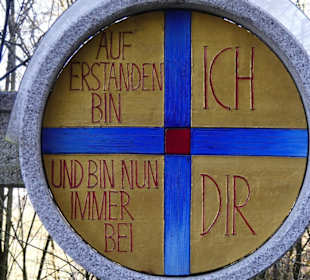 Ende des Kreuzweges auf dem Hügel