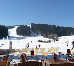 Blick zur Piste aus Apres-Ski-Sicht