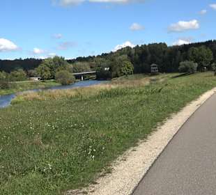 Schaukelweg an der Donau