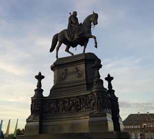 Altstadt König-Johann-Denkmal