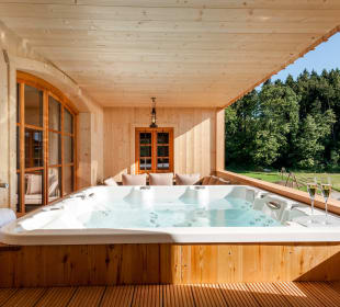 Whirlpool Fewo Heuboden