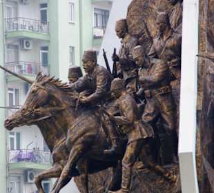 Denkmal vor dem Stadtrand