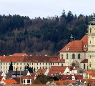 Blick auf Kloster und Basilika