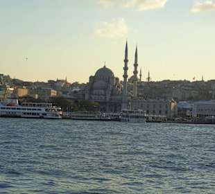 Blick auf die Altstadt von der Fähre aus
