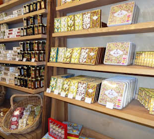 Auslage im Les Calissons du Roy René