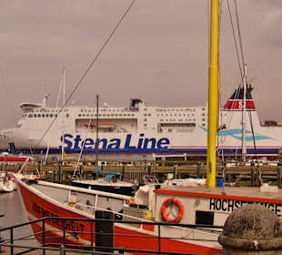 Die Fähre der Stena Linie läuft aus 