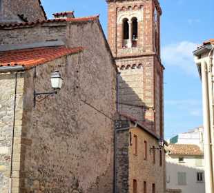 Seitenansicht mit Glockenturm