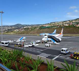 Blick auf das Vorfeld des Flughafens Madeira