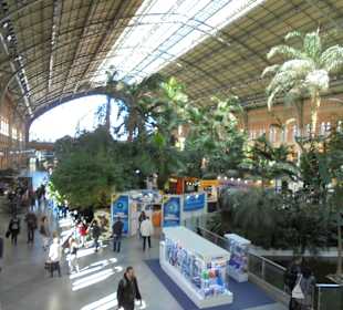 Zabytkowa stacja wewnątrz