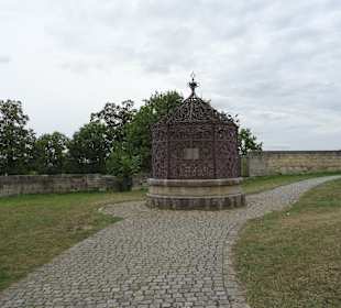 Kindlesbrunnen Schloss Hellenstein