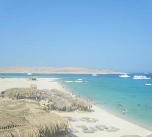 Blick auf Strand und Meer