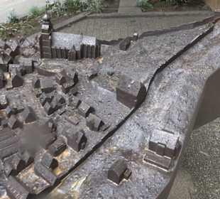 Bronzelrelief der Herrenberger Altstadt