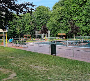 Nichtschwimmerbecken 