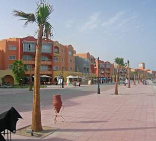 Marina, viele Cafes, Restaurants und und und