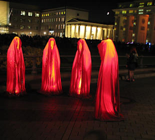 Wächter der Zeit am Brandenburger Tor