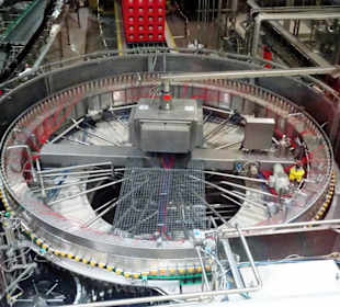 In der Flaschenabfüllung der Brauerei Stiegl