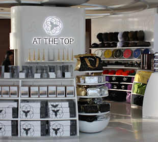 Souvenirshop im 124. Stockwerk