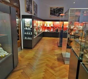 In der Puppenabteilung des Spielzeugmuseums