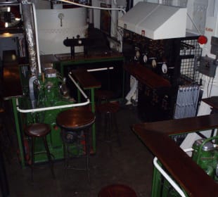 Hotelbar im unteren Geschoss
