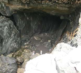 Abstieg zur Höhle