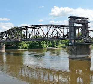 Blick zur Hubbrücke
