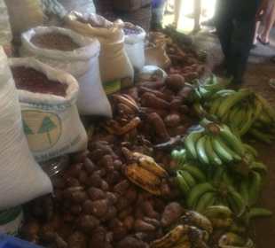 Land und Leute Tour mit Andys Ausflüge - Wochenmark