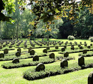 Soldatengräber auf dem Stadtfriedhof