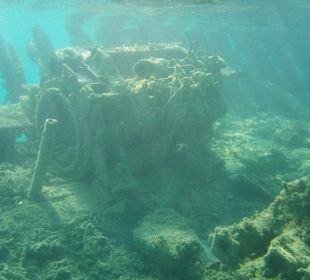 Wrackreste und Motor