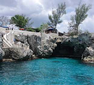 Ricks Café vom Wasser aus